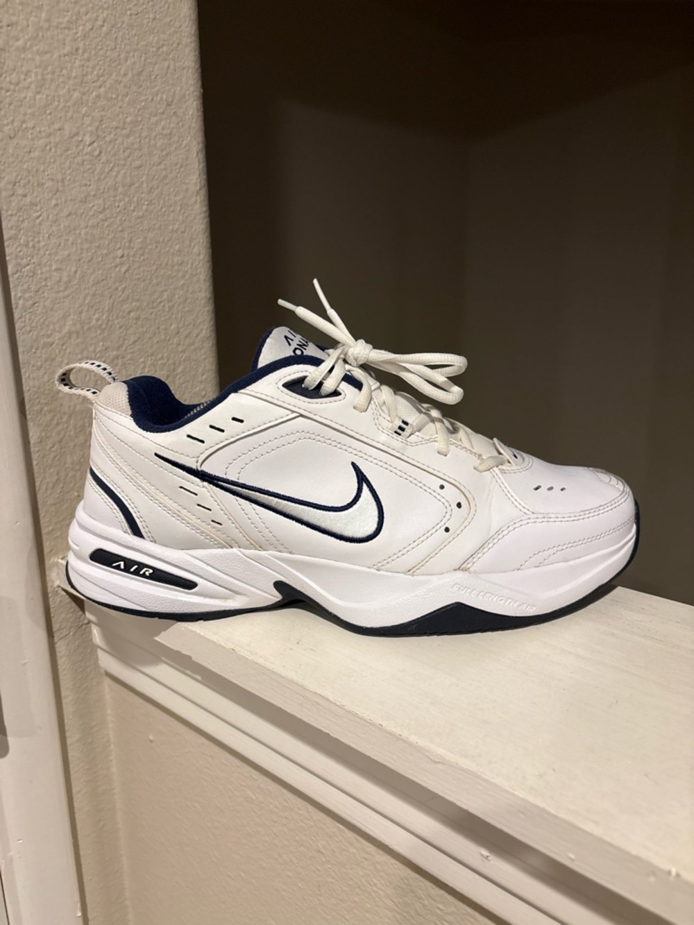 Nike Men's Air Monarch IV White and Dark Blue Athletic Sneakers Size 11.5 - Picture 2 of 9